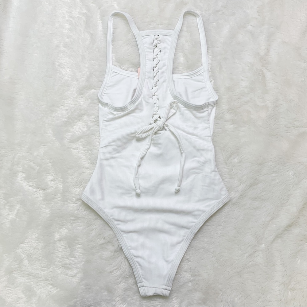 ❗️LAST 1 (S)❗️ Chloe Rose Carnation Cut Out 1Piece White Swimsuit - Picture 4 of 12
